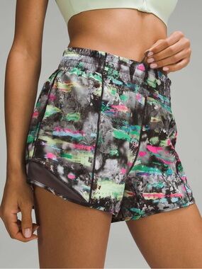 137. Lululemon Hotty Hot High-Rise Lined Short 4" Paint Drift Multi size 4